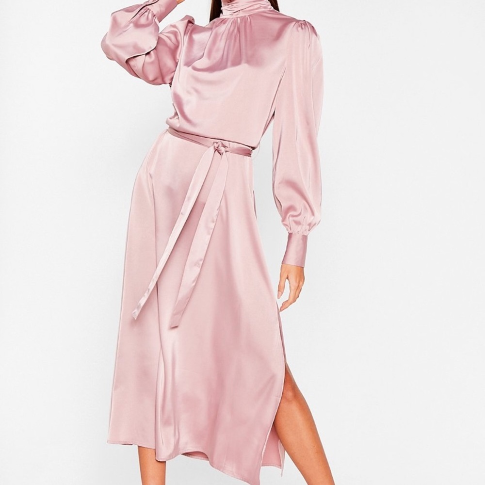 Nasty Gal Belted Midi Dress in Size 0 mauve
